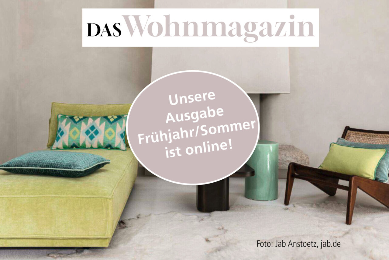 Raumszene: Ein gelbes mit grobem Stoff bezogenes Sofa. Foto: Jab Anstoetz, jab.de